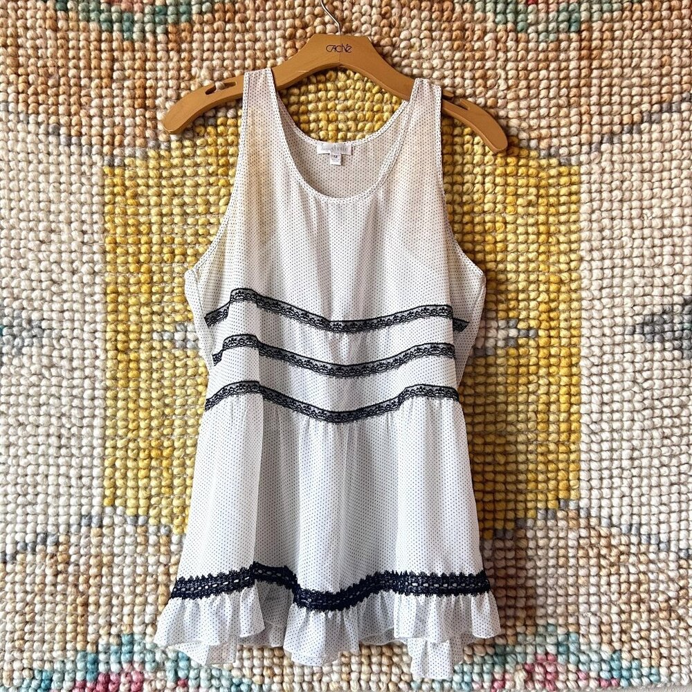 Babydoll Sleeveless Blouse with Polka Dots and Lace